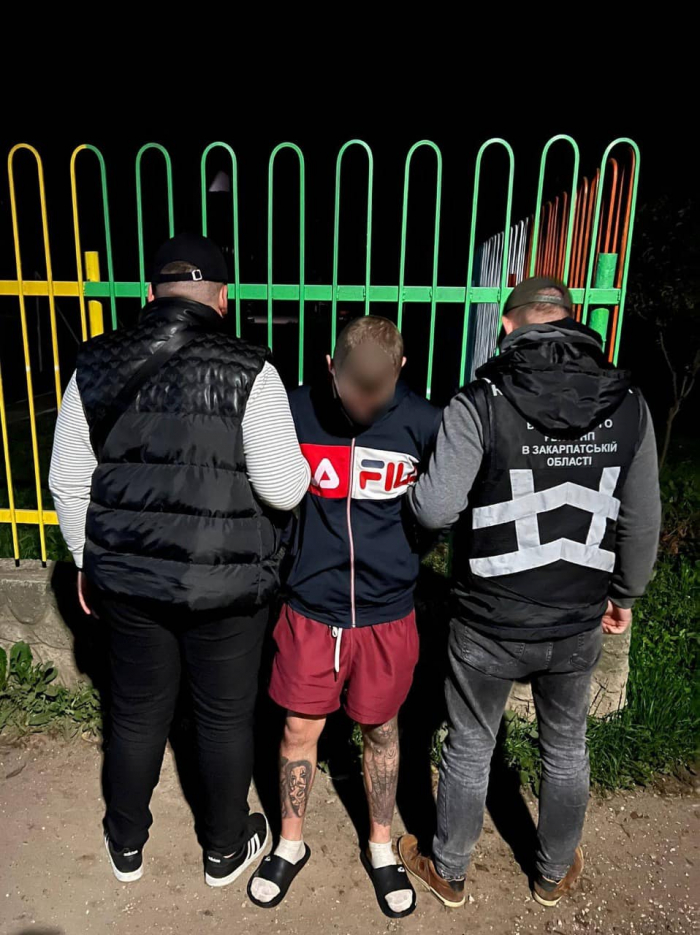 На Закарпатті затримали раніше судимого зловмисника, який пограбував малолітнього хлопця