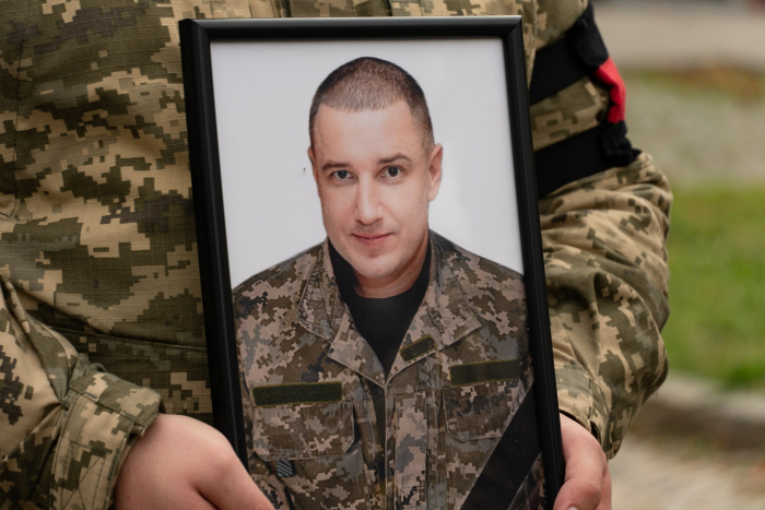 Ужгород сьогодні попрощався зі ще одним загиблим захисником України 