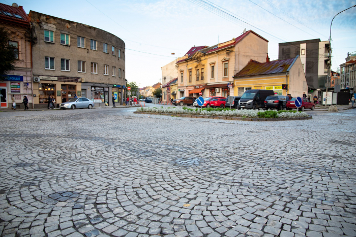 В Ужгороді завершили поточний ремонт вулиці Дмитра Вакарова (ФОТО)