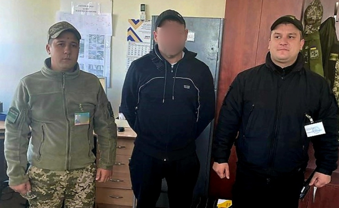На кордоні зі Словаччиною на Закарпатті затримали чоловіка, що перебуває у розшуку (ФОТО)