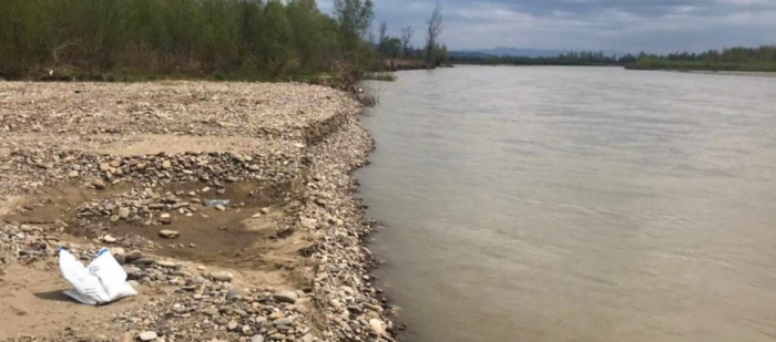 На Закарпатті судитимуть підприємицю за підозрою у незаконному видобутку піщано-гравійної суміші
