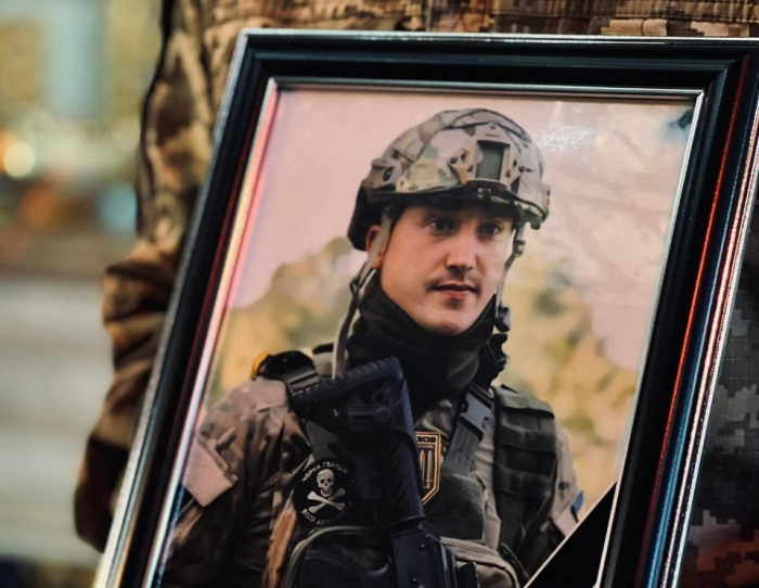 У Мукачеві прощались із загиблим у війні Героєм Едуардом Лукандієм (ФОТО)
