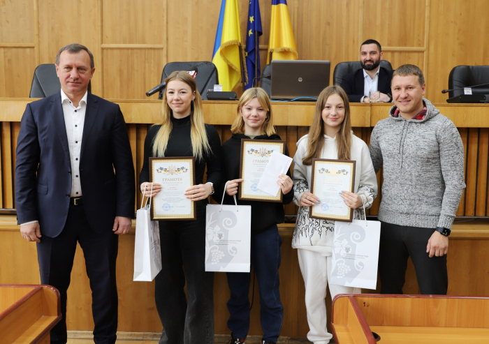 В Ужгородській міськраді відзначили спортсменів – переможців Чемпіонату та Кубку світу (ФОТО)