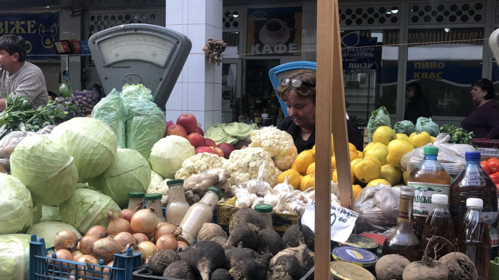 Продукти дорожчають: огляд цін на ринку в Ужгороді (ФОТО, ВІДЕО)