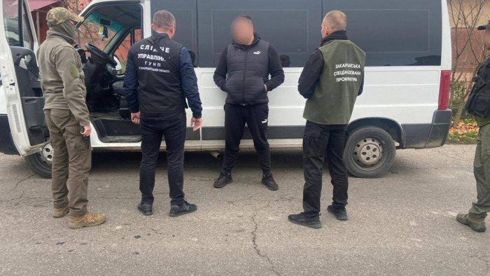 На Ужгородщині затримали чоловіка за переправу військовозобов'язаних через кордон