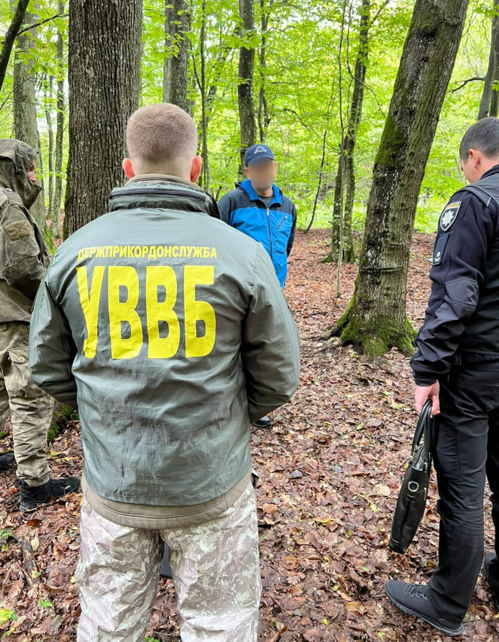 На Закарпатті оголосили підозру організаторові незаконного переправлення чоловіків призовного віку за кордон