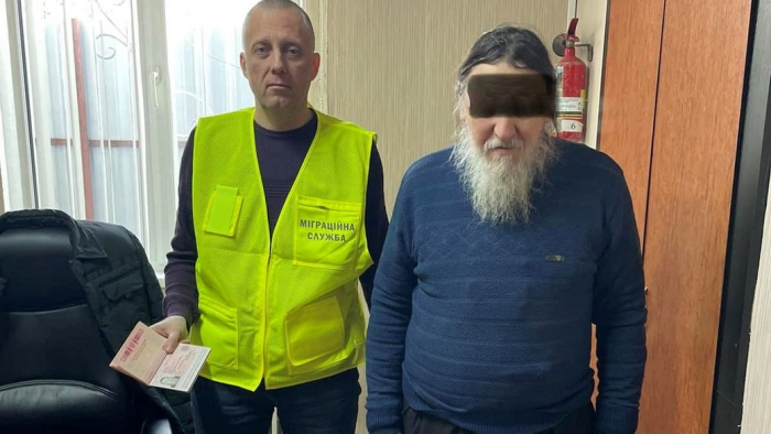 Настоятеля монастиря на Закарпатті депортують через російське громадянство