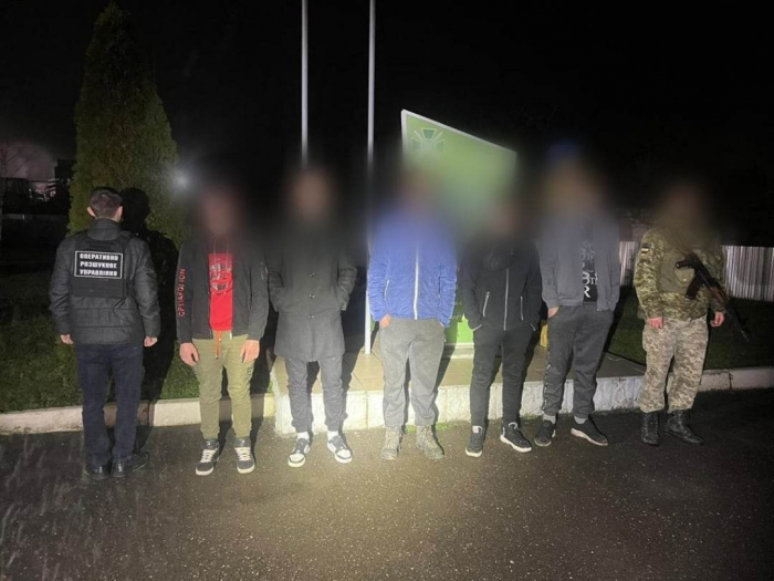 18 військовозобов`язаних чоловіків затримали на кордоні закарпатські прикордонники