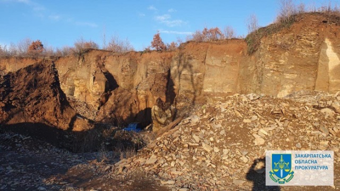 На Закарпатті припинено масштабний незаконний видобуток андезиту