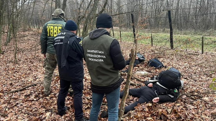 На Ужгородщині затримали двох чоловіків, які намагались незаконно перетнути кордон