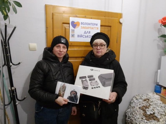 Батьки полеглого Героя України, військового льотчика з Мукачева Андрія Люташина купили дрон для воїнів