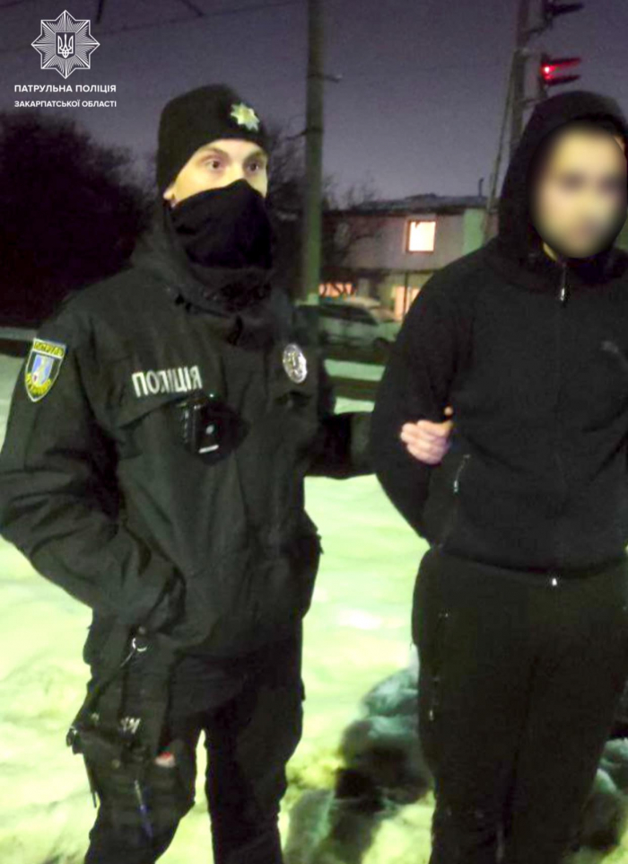 По гарячих слідах закарпатські патрульні затримали ймовірного грабіжника