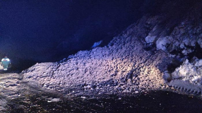 На Рахівщині зійшли дві снігові лавини на автодорогу