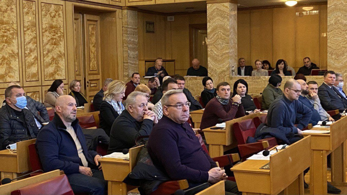 Закарпатська облрада позачергово виділила кошти на тероборону, армію та допомогу переселенцям