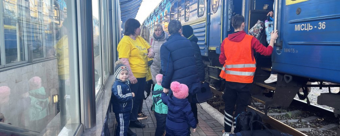  На Закарпаття прибув черговий потяг із сім’ями рятувальників 