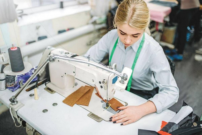 Робота для переселенців в Ужгороді: кухарі, перукарі, лікарі, кур’єри