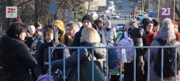 «Допомога КПП «Ужгород»»: волонтери на кордоні працюють координовано