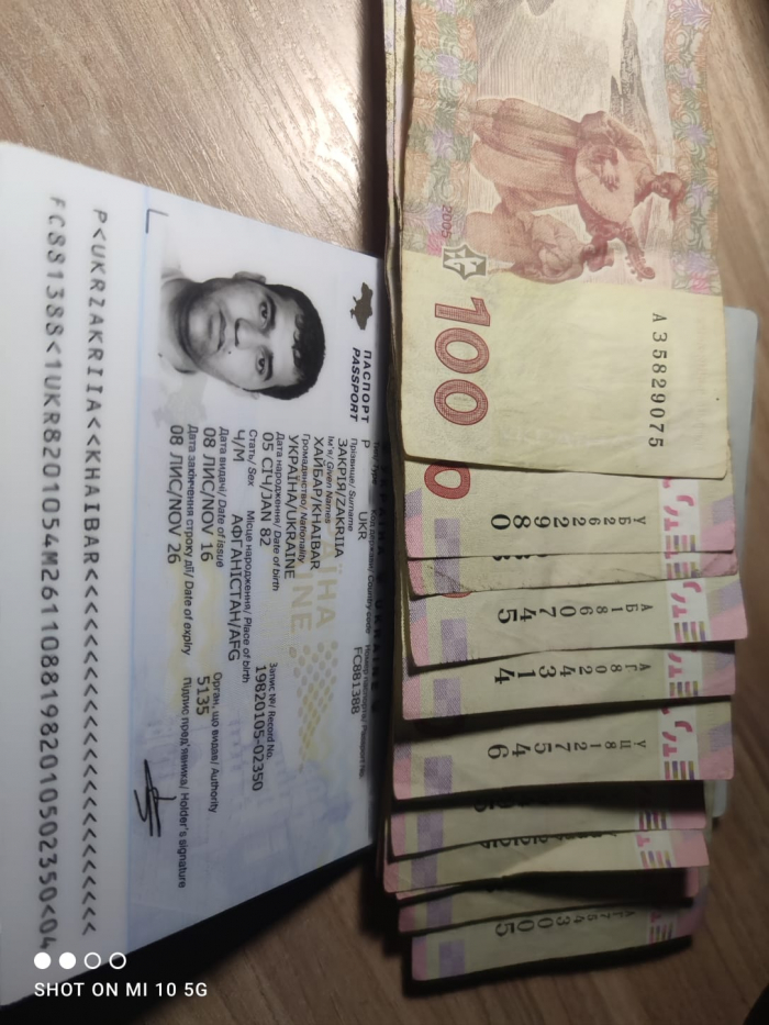 На Закарпатті восьмеро чоловіків призовного віку намагалися "купити" дозвіл на виїзд з України