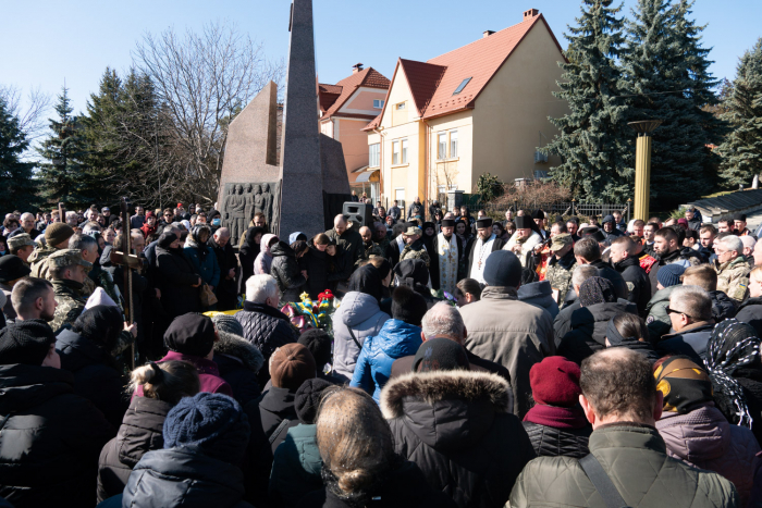 В Ужгороді сьогодні попрощалися із захисниками України Тарасом Гайдуком та Яном Беседівським