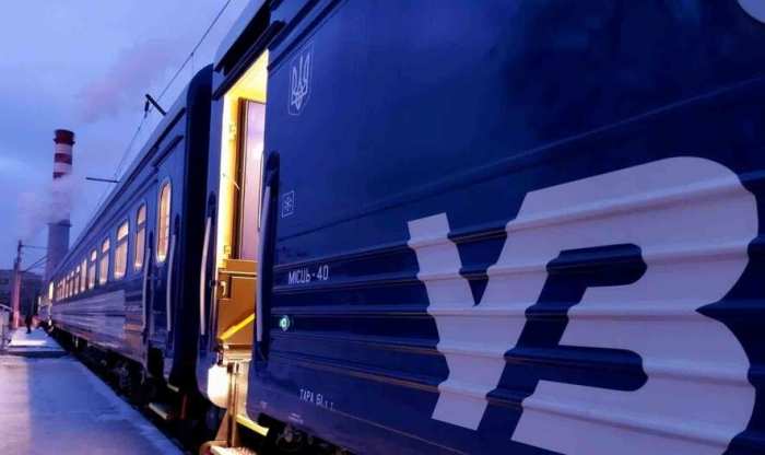 На Закарпаття прибув черговий потяг із сім'ями українських рятувальників (ВІДЕО)