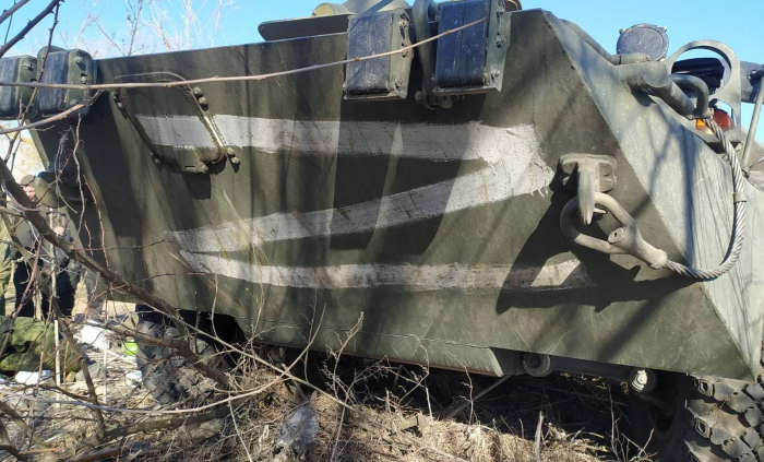 Закарпатські військові захопили російський БТР з технікою та готівкою жителів України