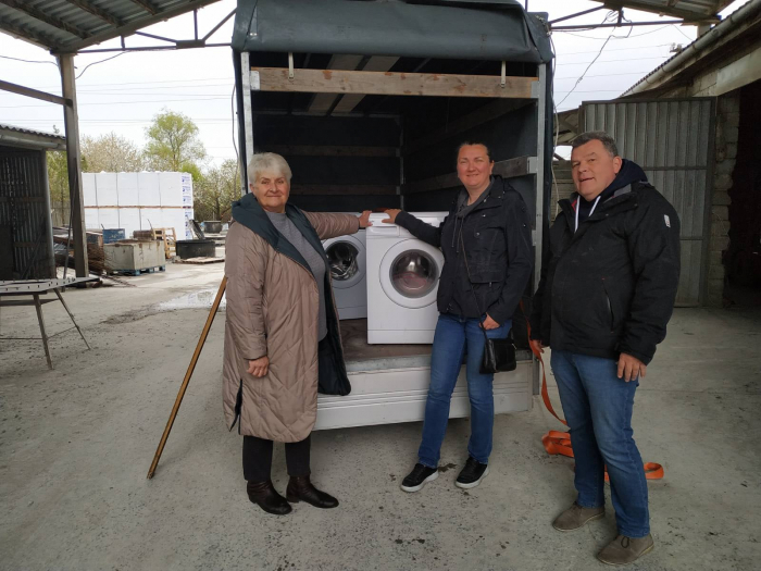 9 пральних машин передав для вимушених переселенців в Ужгород волонтер з Австрії