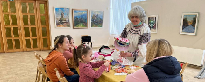 Майстер-клас "лялька-мотанка" провели для дітей в Ужгороді