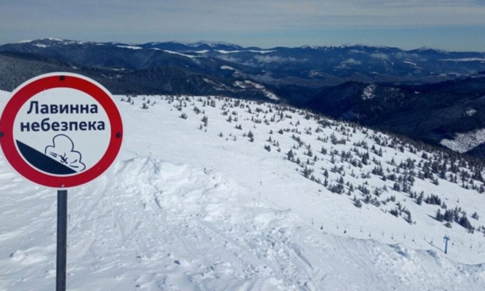 Надзвичайники попереджають про сніголавинну небезпеку у високогір'ї Карпат