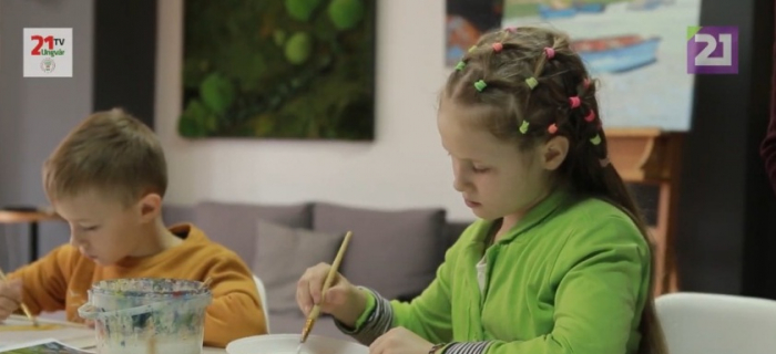 В Ужгороді Арт-студія Олексія Федора надає безкоштовні майстер-класи з малювання для дітей