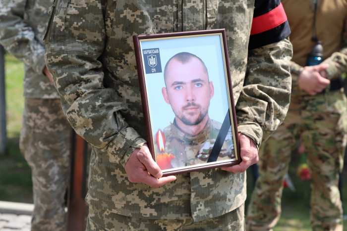 В Ужгороді попрощалися із загиблим Володимиром Бісагою
