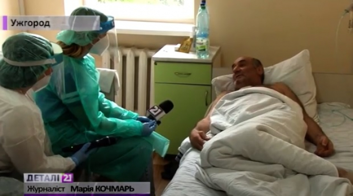 В Ужгороді чоловік з Києва, хворий на COVID-19, одужав після трьох тижнів перебування на апараті ШВЛ