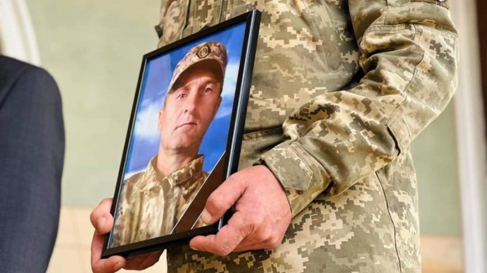 На Мукачівщині попрощалися із полеглим воїном Віктором Бідзілею