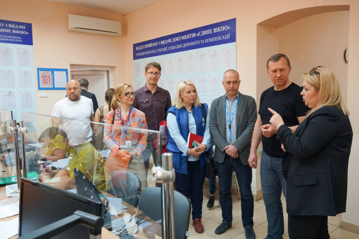 Представництво Агентства ООН у справах біженців в Україні передало Ужгороду техніку