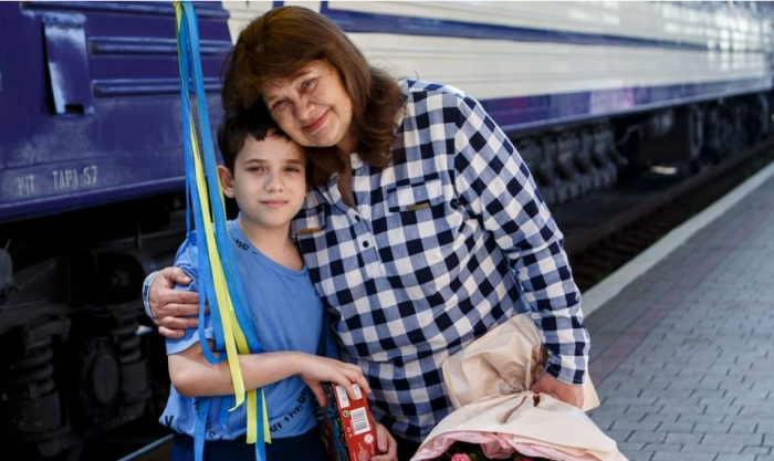 Маріуполь — “ДНР” — Київ: Як 10-річний хлопчик приїхав в Ужгород після втрати мами та лікування у донецькій лікарні
