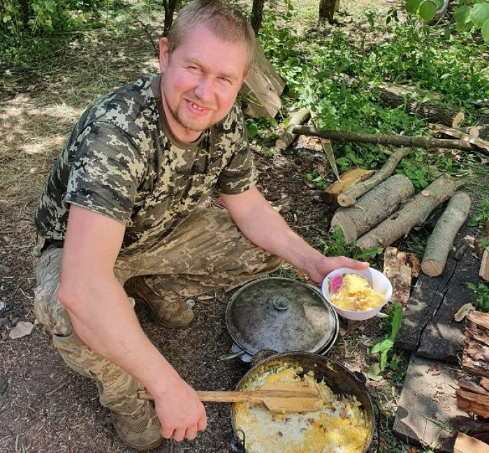 Правильний підхід Закарпатського легіону: після смачної, ситної їжі і бити орків легше!