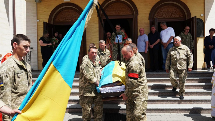 У Мукачеві попрощалися із загиблим на війні військовим Карлом Ліхтенштейном