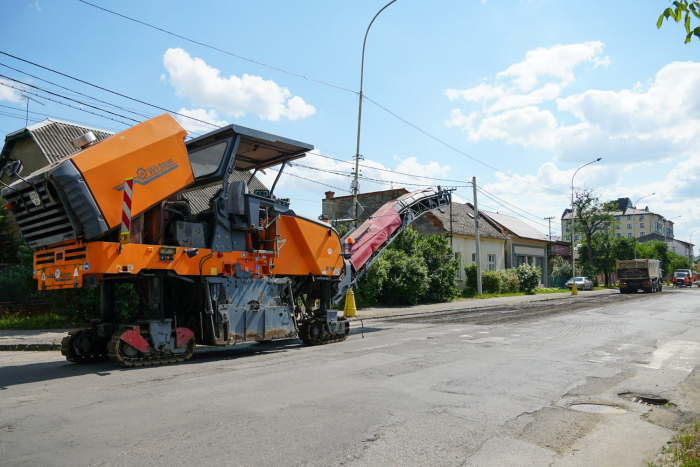 В Ужгороді роблять поточний ремонт вулиць
