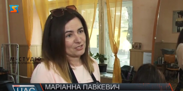 В Ужгороді надають безкоштовні перукарські послуги для переселенців