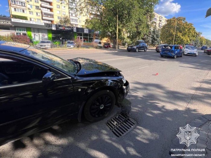 Не розрахував дистанцію: в Ужгороді п'яний водій спричинив ДТП (ФОТО)
