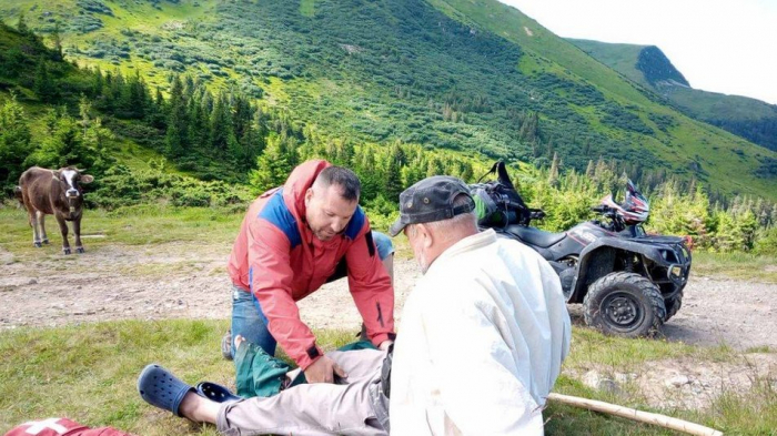 У горах на Закарпатті травмувався 56-річний турист з Одеси