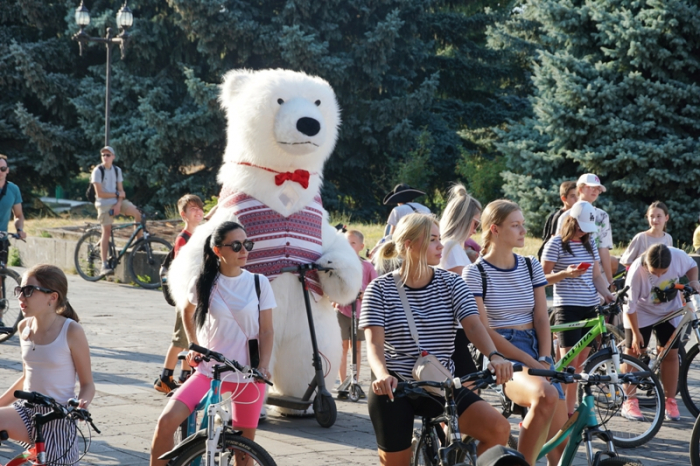 Від найменших і до дуже поважного віку: в Ужгороді відбувся благодійний велозаїзд "Big City Ride" (ФОТО)