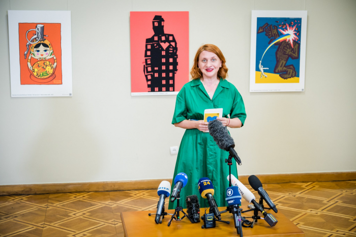 Художниця із Закарпаття відкрила у Києві проект Sunseed Art про українське мистецтво плакату