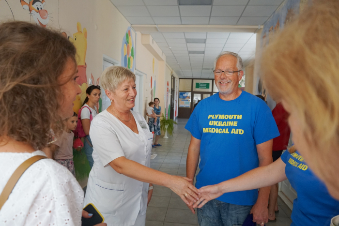 Британці передали гуманітарну допомогу міській дитячій лікарні Ужгорода