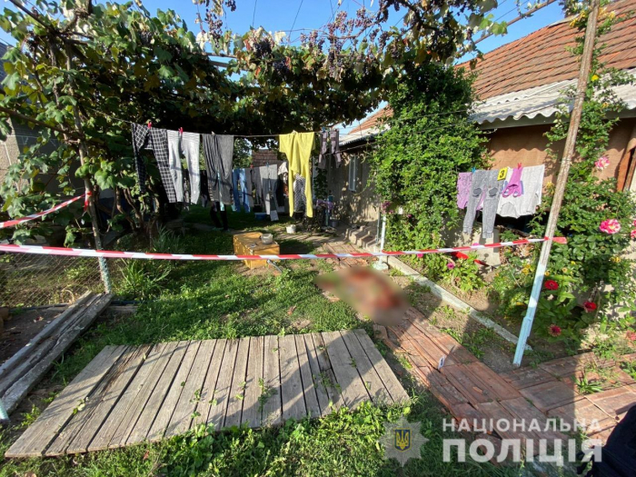 Поліцейські Ужгородщини розкрили умисне вбивство чоловіка у селі Холмець