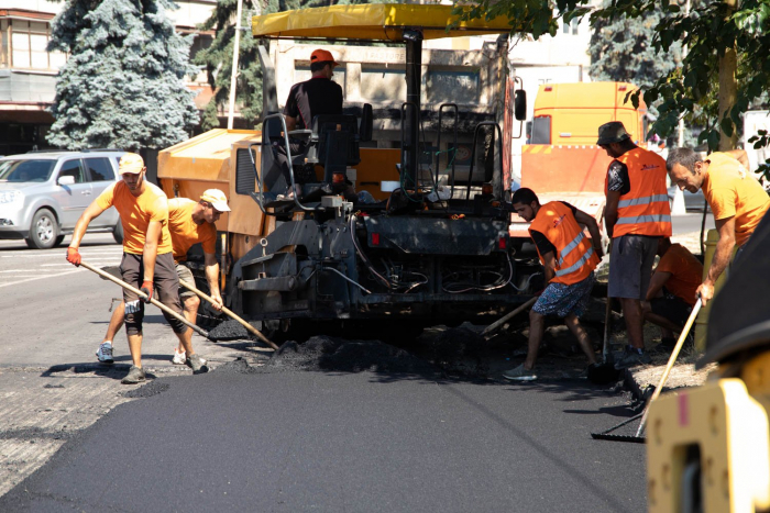 Тривають поточні ремонти вулиць в Ужгороді