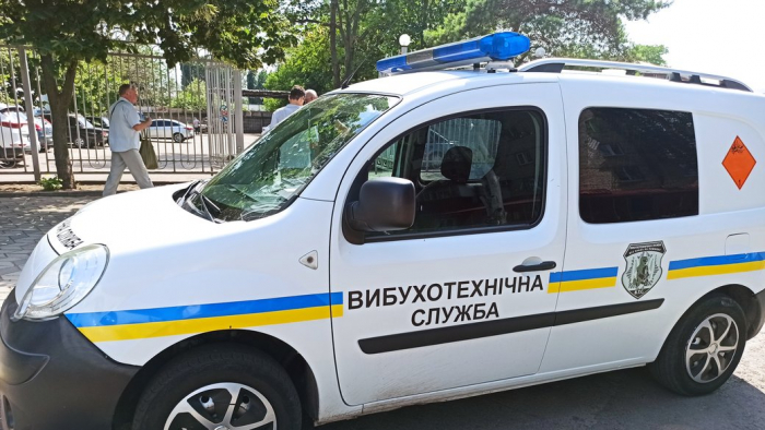 Поліцейські перевіряють інформацію про замінування 4 об’єктів в Мукачеві