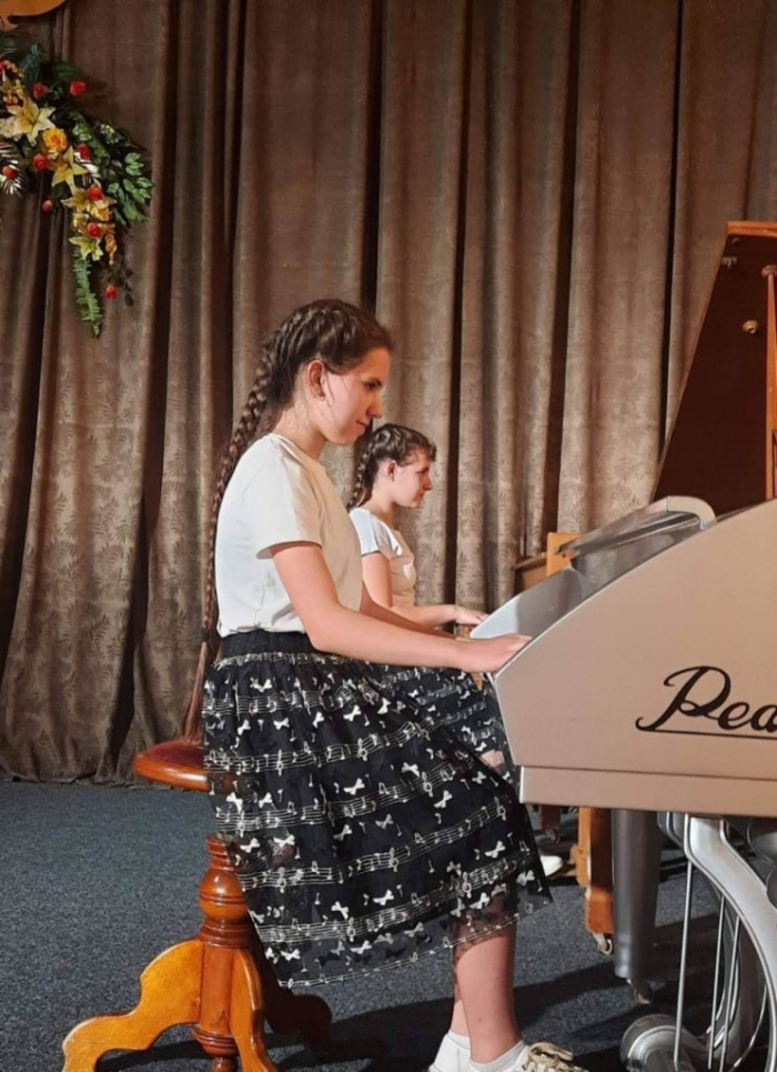 Закарпатські піаністи перемогли на конкурсі «Народ-герой героїв появляє»