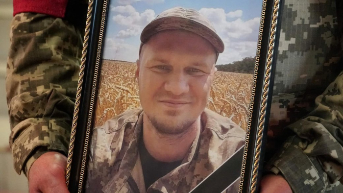 На Закарпатті попрощалися з полеглим на війні Євгеном Левдіковим