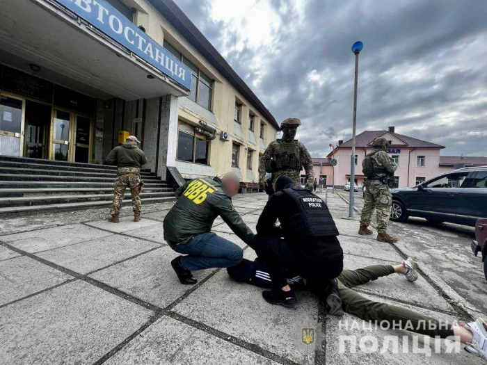 У Хусті затримали чоловіка – через канал у месенджері організовував переправлення призовників через кордон (ФОТО)