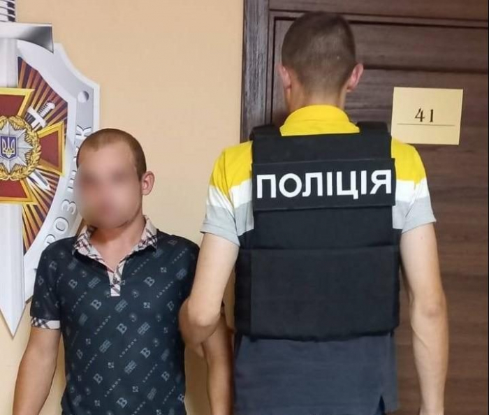 В Ужгороді зловмисник проник у чужий будинок та викрав техніку